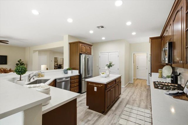 1227 Overland Ln, Lincoln, CA 95648