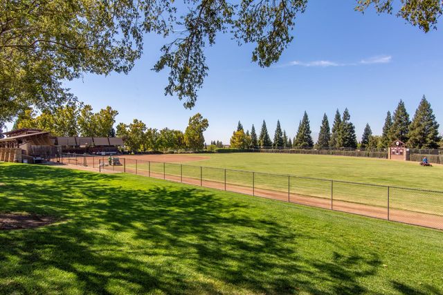 1227 Overland Ln, Lincoln, CA 95648