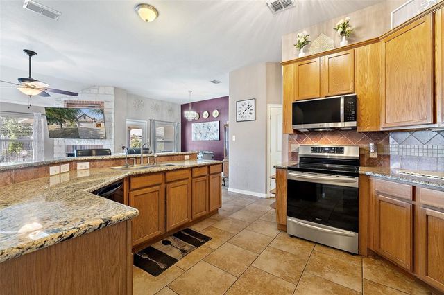 1338 Star Meadow DR, Kyle, TX 78640