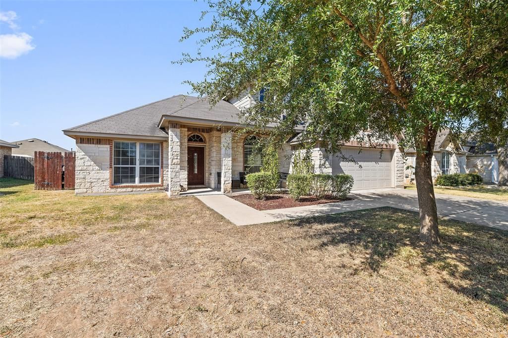 1338 Star Meadow DR, Kyle, TX 78640