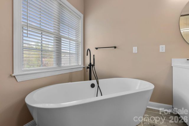 79 Mill Pond Way, Hendersonville, NC 28791