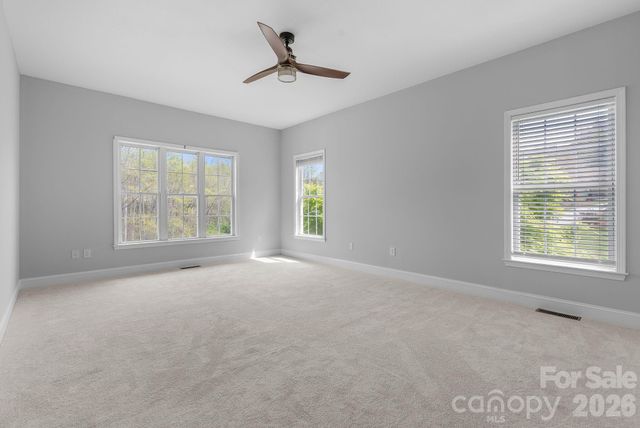 79 Mill Pond Way, Hendersonville, NC 28791