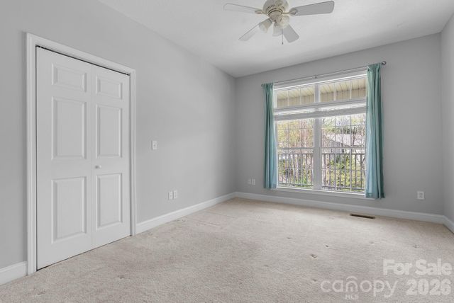 79 Mill Pond Way, Hendersonville, NC 28791