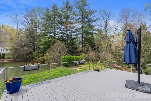 79 Mill Pond Way, Hendersonville, NC 28791