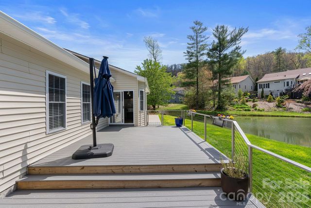 79 Mill Pond Way, Hendersonville, NC 28791
