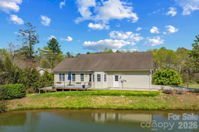 79 Mill Pond Way, Hendersonville, NC 28791