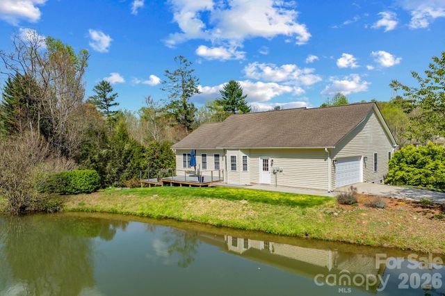 79 Mill Pond Way, Hendersonville, NC 28791