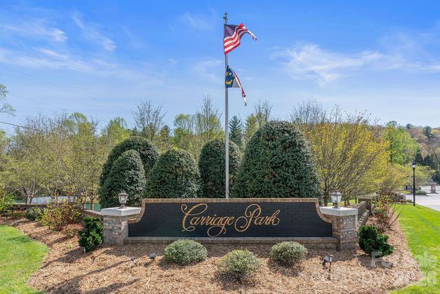 79 Mill Pond Way, Hendersonville, NC 28791