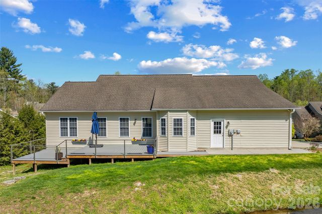 79 Mill Pond Way, Hendersonville, NC 28791