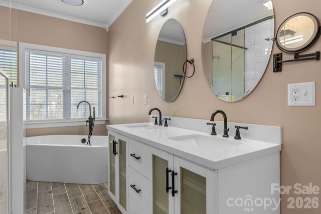 79 Mill Pond Way, Hendersonville, NC 28791