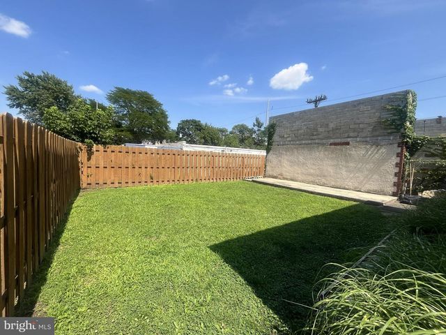 27 ROBERTA AVE, Collingdale, PA 19023