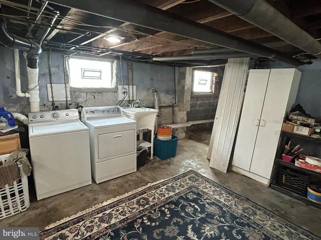 27 ROBERTA AVE, Collingdale, PA 19023