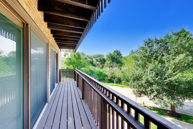 1845 Tanglewood Drive 3D, Glenview, IL 60025