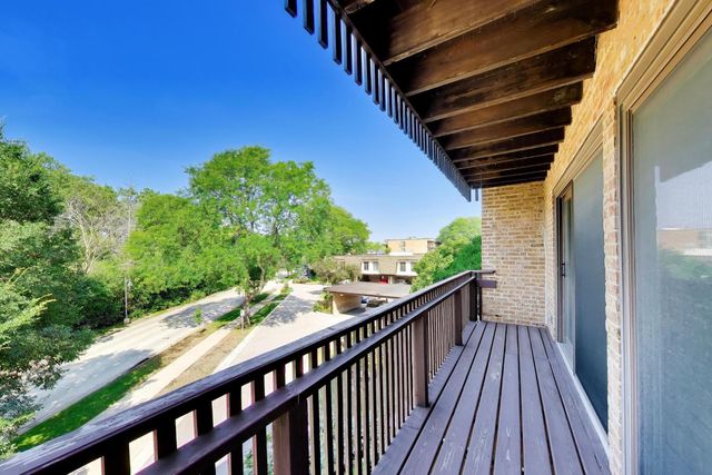 1845 Tanglewood Drive 3D, Glenview, IL 60025