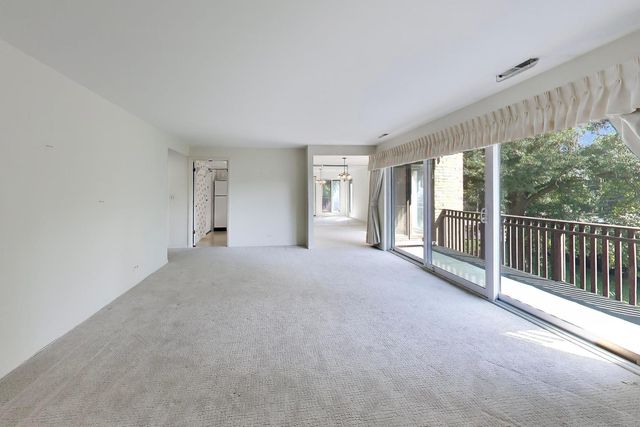 1845 Tanglewood Drive 3D, Glenview, IL 60025