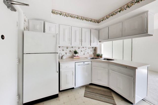 1845 Tanglewood Drive 3D, Glenview, IL 60025