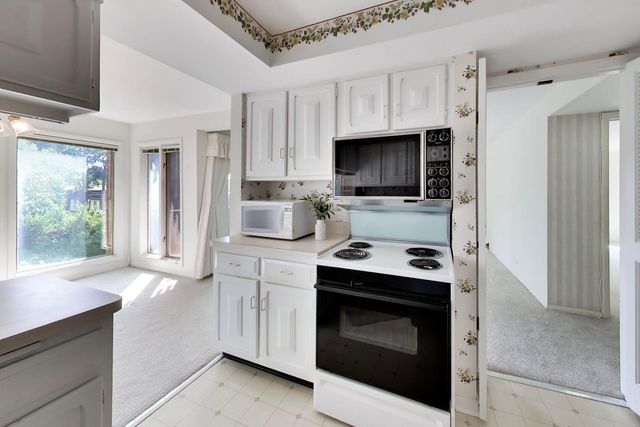1845 Tanglewood Drive 3D, Glenview, IL 60025
