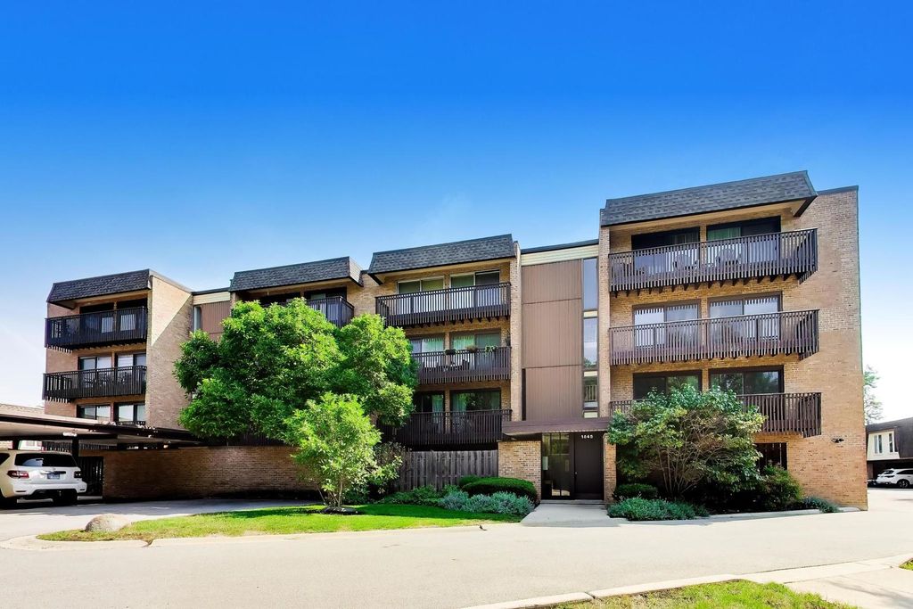 1845 Tanglewood Drive 3D, Glenview, IL 60025