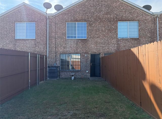 4027 Preferred Place, Dallas, TX 75237