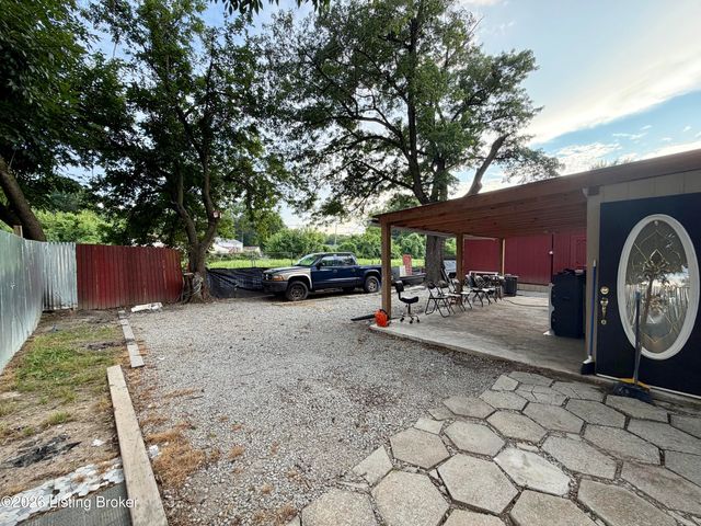 3518 Foreman Ln, Louisville, KY 40219
