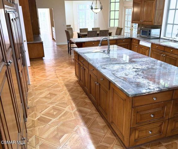 4440 Hayvenhurst Avenue, Encino, CA 91436