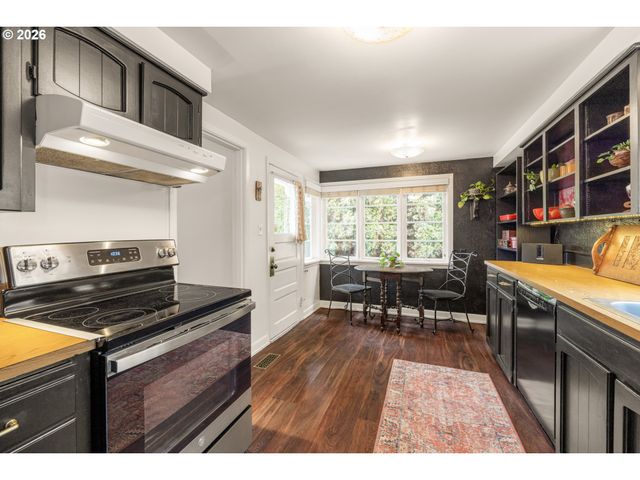 1552 N SIMPSON St, Portland, OR 97217