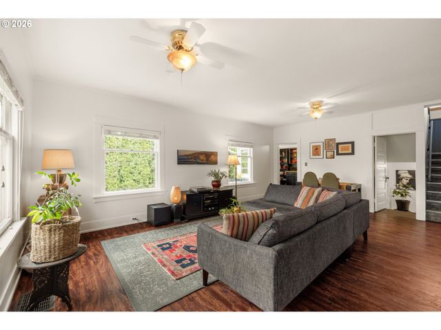 1552 N SIMPSON St, Portland, OR 97217