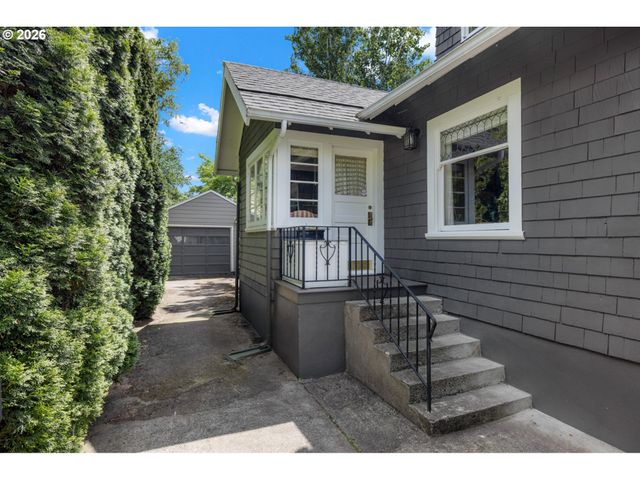 1552 N SIMPSON St, Portland, OR 97217