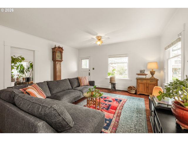 1552 N SIMPSON St, Portland, OR 97217