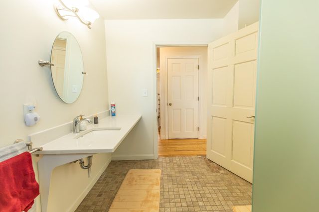 89 Butler Avenue, Hinsdale, NH 03451