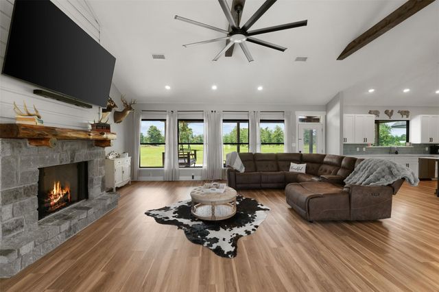 565 Brushy Creek Drive, Onalaska, TX 77360