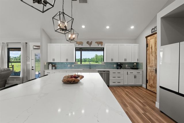 565 Brushy Creek Drive, Onalaska, TX 77360