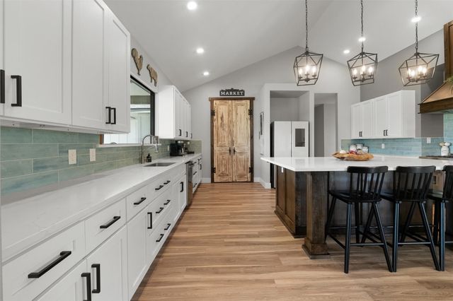 565 Brushy Creek Drive, Onalaska, TX 77360