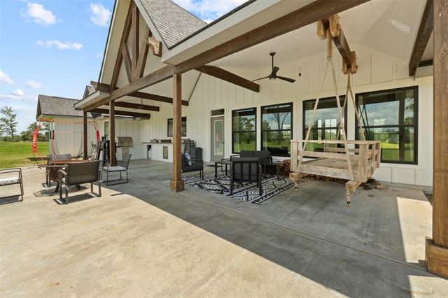 565 Brushy Creek Drive, Onalaska, TX 77360