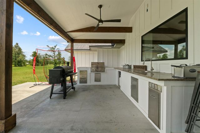 565 Brushy Creek Drive, Onalaska, TX 77360