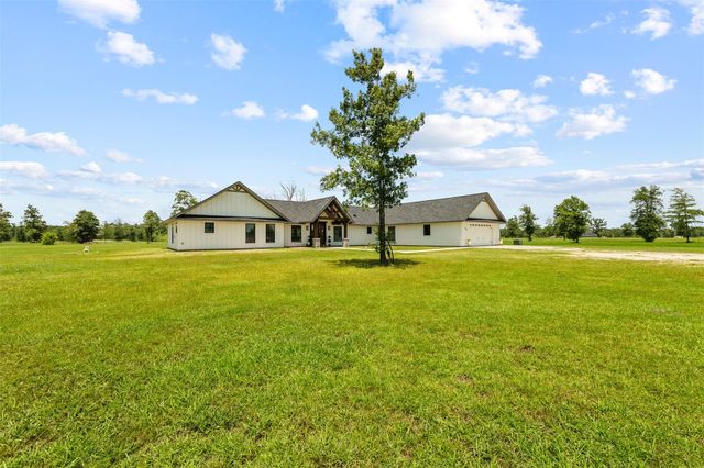 565 Brushy Creek Drive, Onalaska, TX 77360