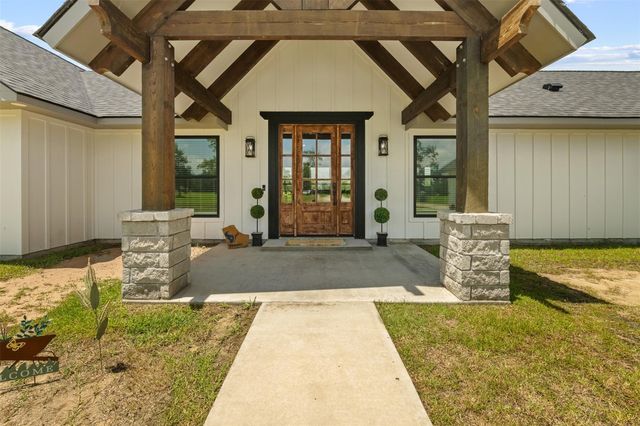 565 Brushy Creek Drive, Onalaska, TX 77360