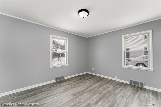 22141 Morton Street, Oak Park, MI 48237