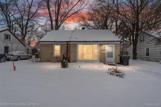 22141 Morton Street, Oak Park, MI 48237