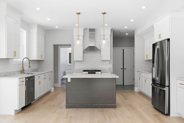 66 Parish Road 4R, Georgetown, MA 01833