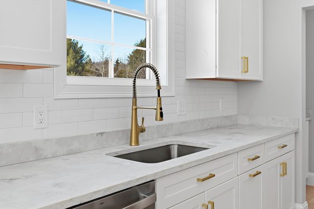 66 Parish Road 4R, Georgetown, MA 01833