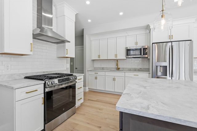 66 Parish Road 4R, Georgetown, MA 01833