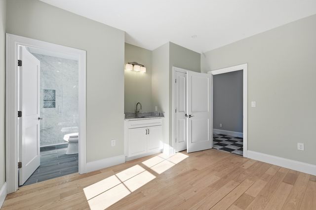 66 Parish Road 4R, Georgetown, MA 01833