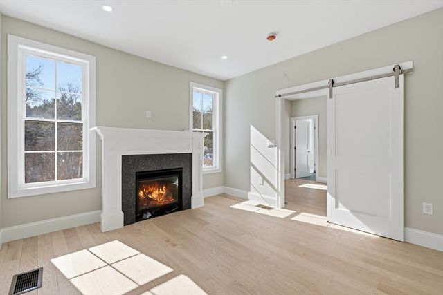 66 Parish Road 4R, Georgetown, MA 01833