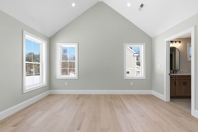 66 Parish Road 4R, Georgetown, MA 01833