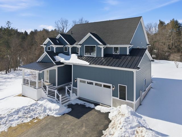 66 Parish Road 4R, Georgetown, MA 01833