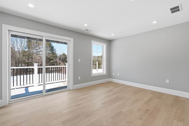 66 Parish Road 4R, Georgetown, MA 01833