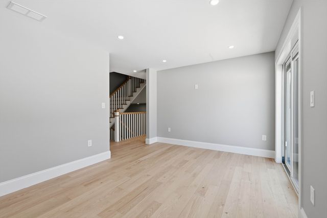 66 Parish Road 4R, Georgetown, MA 01833