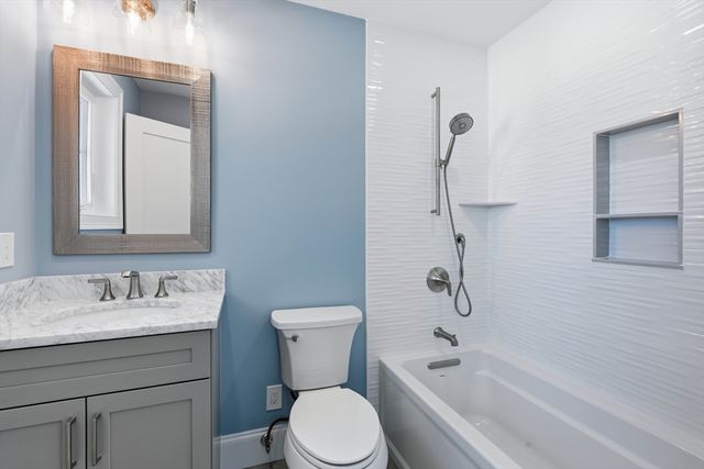 66 Parish Road 4R, Georgetown, MA 01833