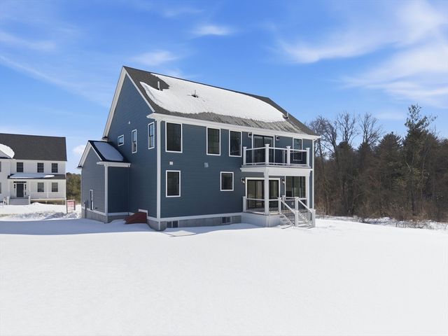 66 Parish Road 4R, Georgetown, MA 01833
